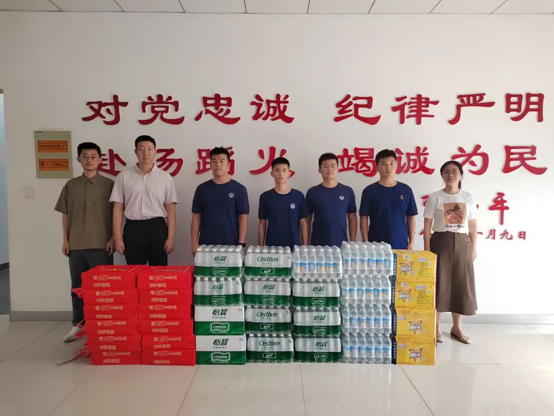 090109tis9i0s9xuqziuui.jpeg