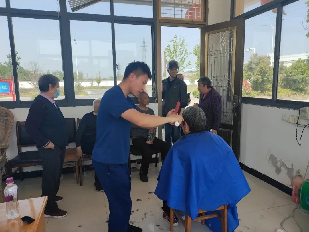 124034x7kzeybn76woodbd.jpeg